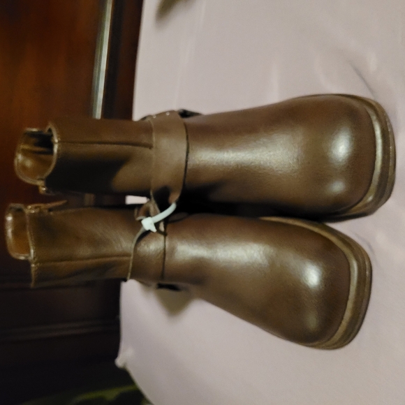 NWT Kids Steve Madden Brown Leather Ankle Boots - Picture 3 of 3